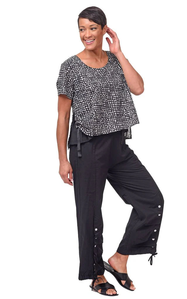Gwyneth Womens Pullover Top in Black Dots