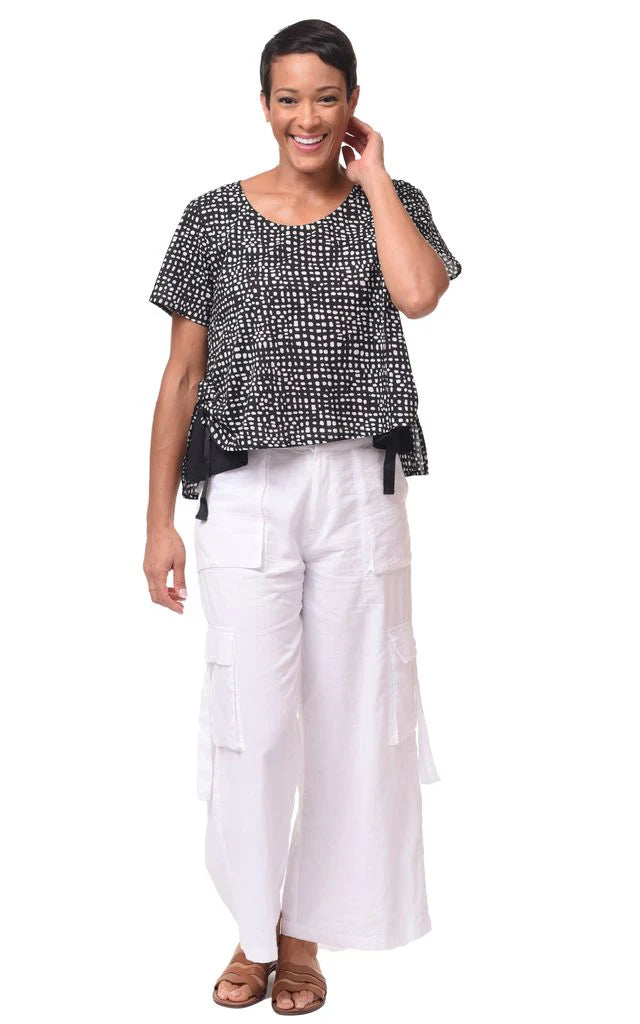 Gwyneth Womens Pullover Top in Black Dots