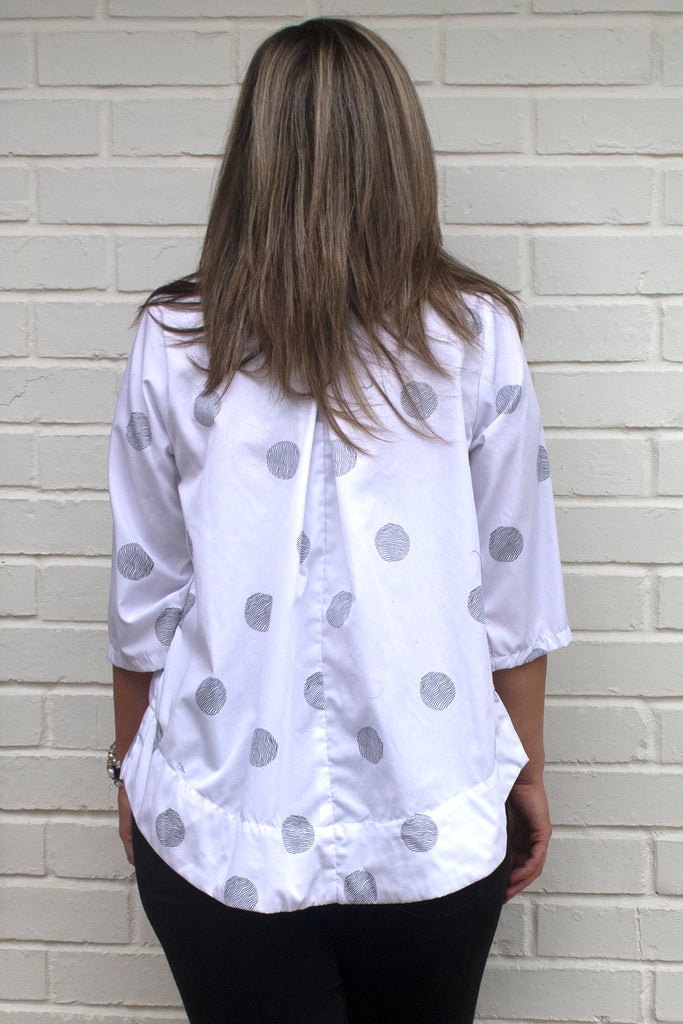 Alice Womens Tunic in White Thumbprint Med-XXL